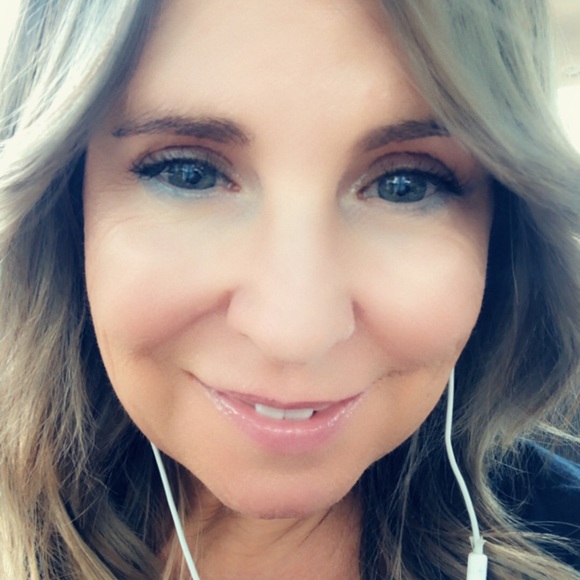 Meet your Posher, Christine - Picture 1 of 1